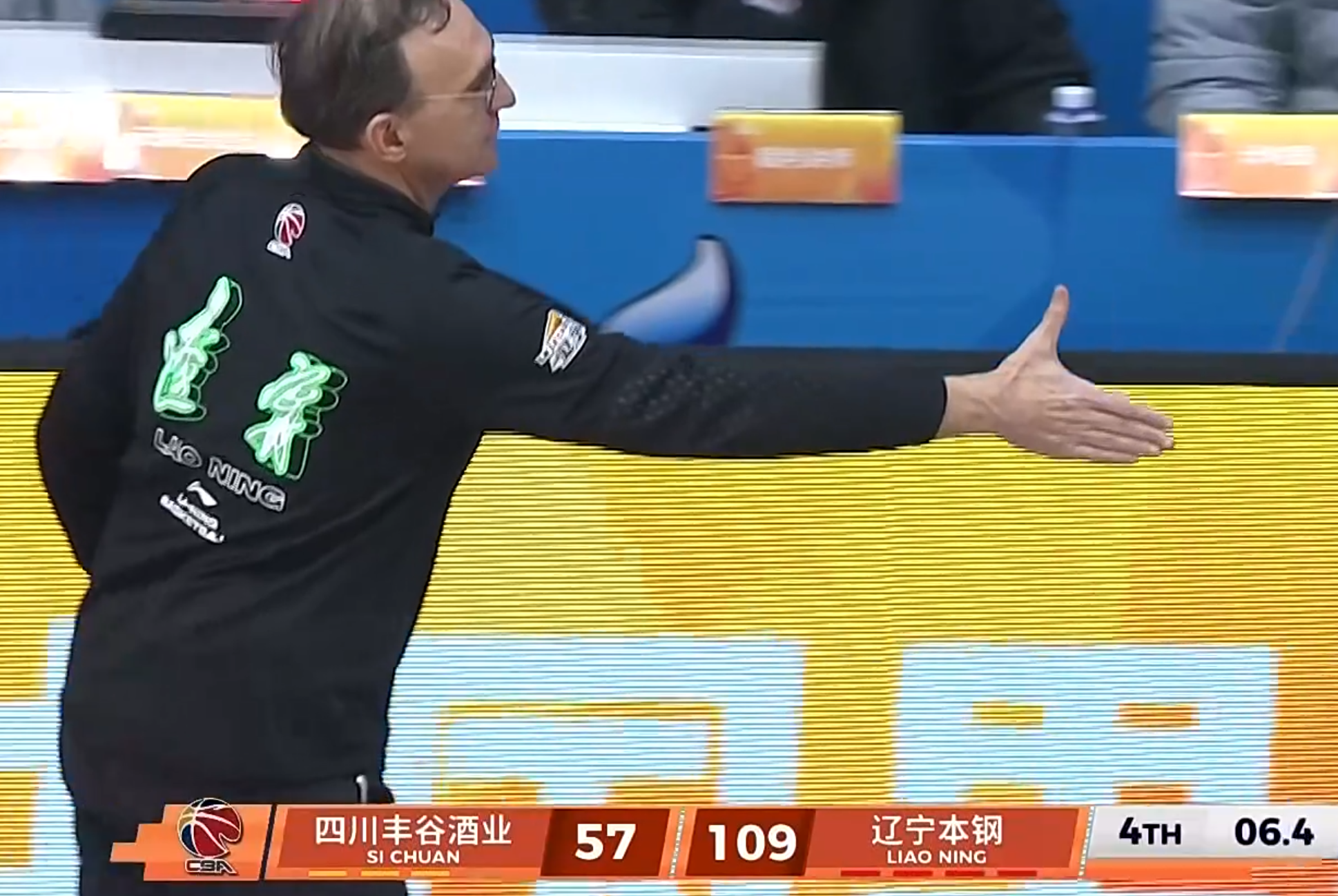 加拿大28-5大数据赛季最高!辽篮每个人脸上都挂满笑容,这是在演杨鸣吗?